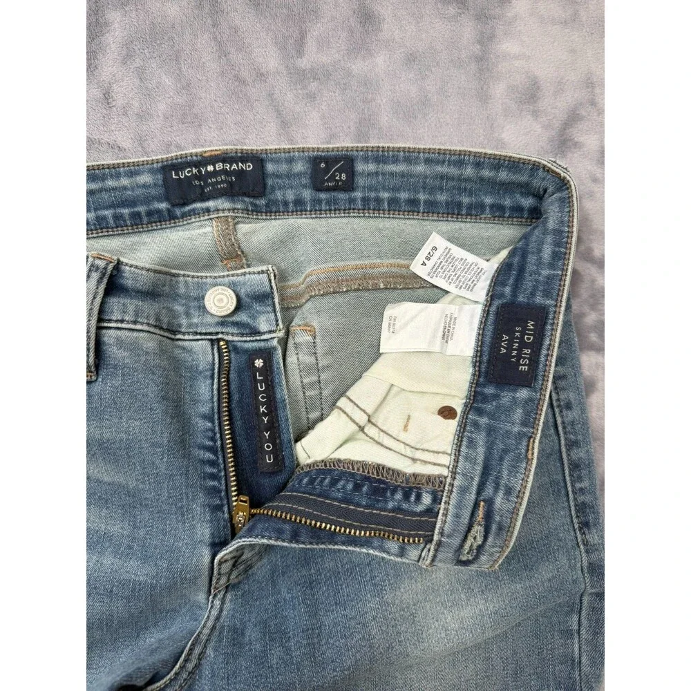 Lucky Brand Women's Ava Mid-Rise Skinny Jeans Size 6/28 Light Blue Wash Distress